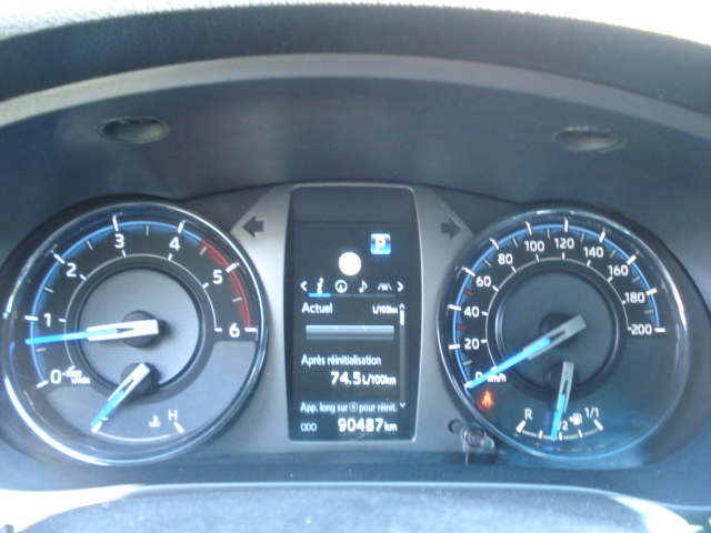 Toyota HILUX 2.8 D4D DOUBLE CABINE AUTOMATIQUE 