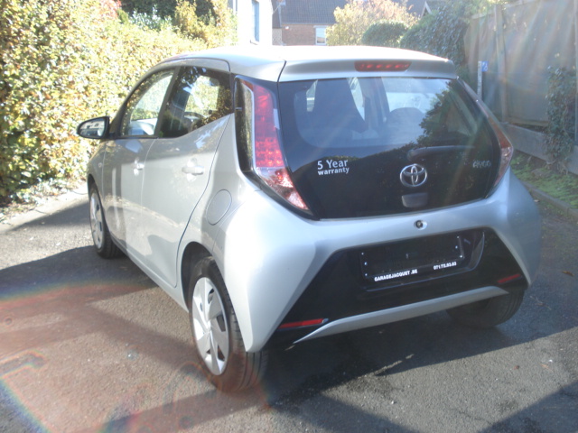 Toyota Aygo 5 portes 1.0i VVT-I  X-PLAY